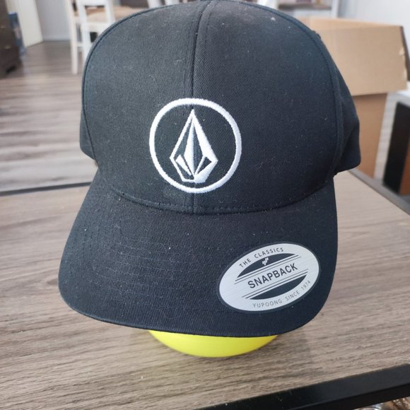 Volcom snapback black hat / cap - Picture 1 of 7